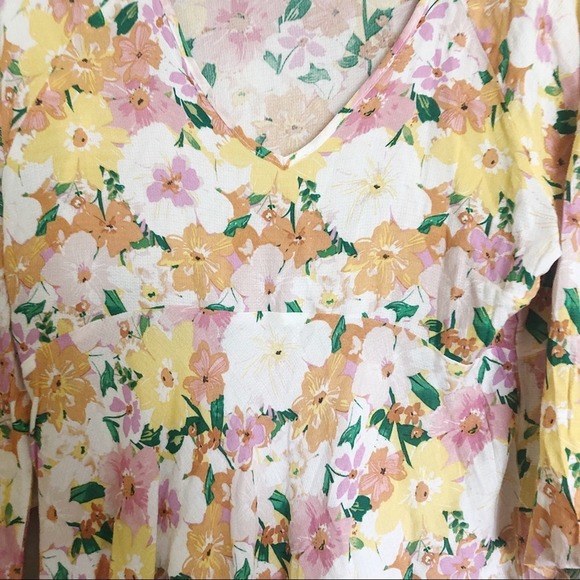 Rachel Zoe Floral Bell Sleeve Babydoll Blouse Flowy Flowers Size Large L - Picture 3 of 8